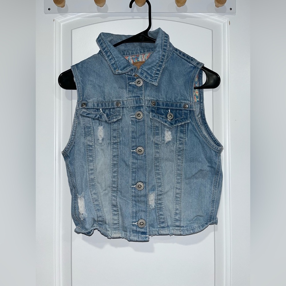 Amethyst Jeans, light blue jean vest, size medium